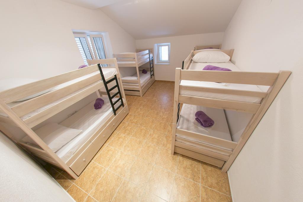 City Hostel טרוגיר חדר תמונה